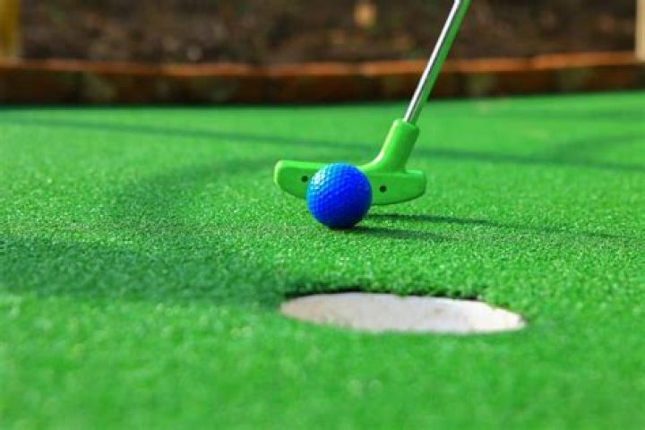 How long does it take to play a game of Putt Putt?