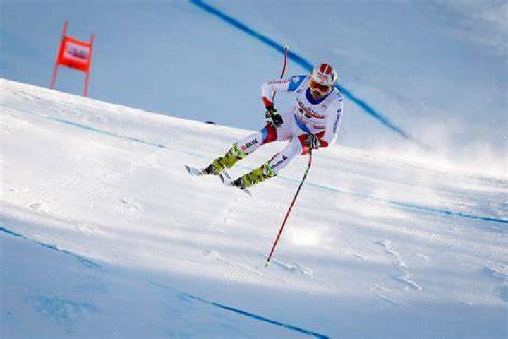 How long is the super-G in skiing?