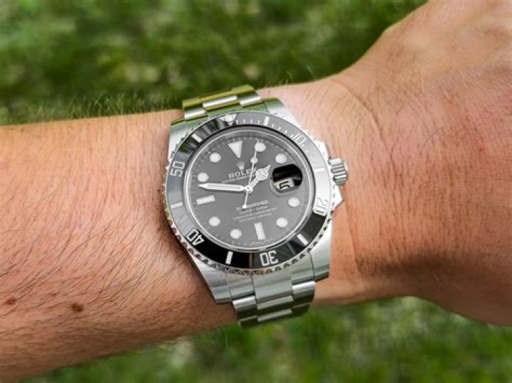 How long will a Rolex run without wearing it?
