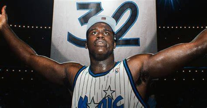 How many 3s did Shaq hit?