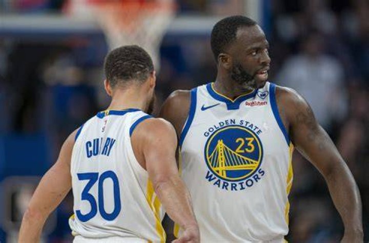How many Assist does draymond have to Curry?