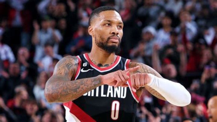How many buzzer-beaters has Damian Lillard hit?