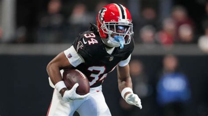 How many draft picks does Atlanta Falcons have in 2022?