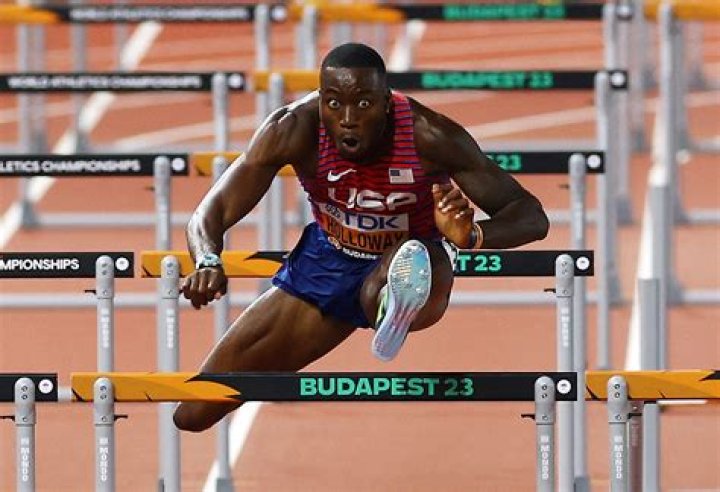 How many flights of hurdles are in 300m hurdles?