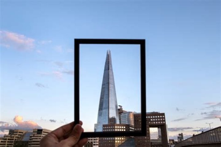 How many glass panels are in the Shard?