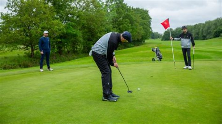 How many golfers are scratch?