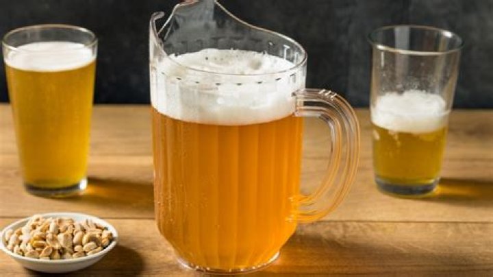 How many pints are in a pitcher?
