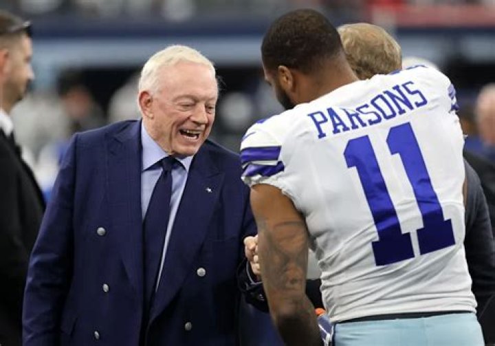 How much did Jerry Jones buy the Cowboys for?