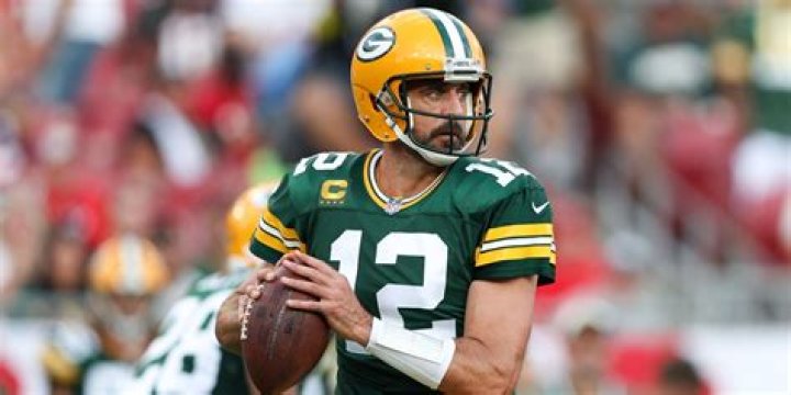 How much did Packers offer Aaron Rodgers?