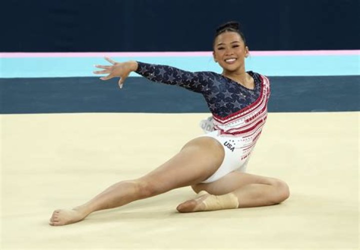 How much did Suni Lee get paid?