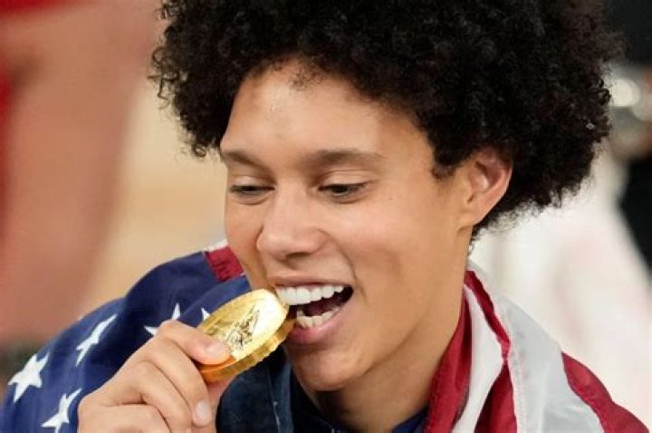 How much does an Olympic medal weigh?