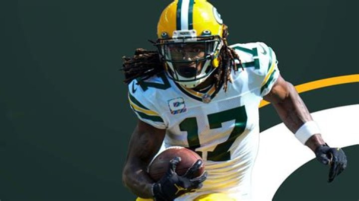 How much does davante Adams make?