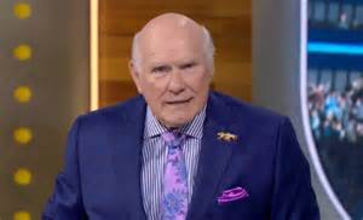 How much does Fox sports pay Terry Bradshaw?