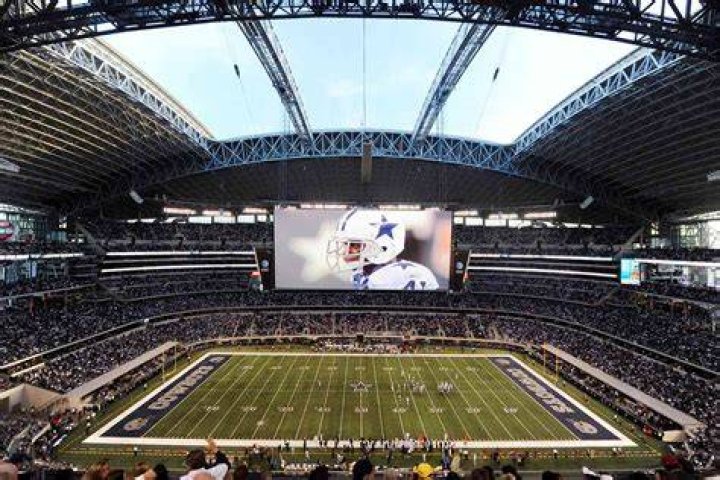 How much does it cost to open Cowboys Stadium roof?