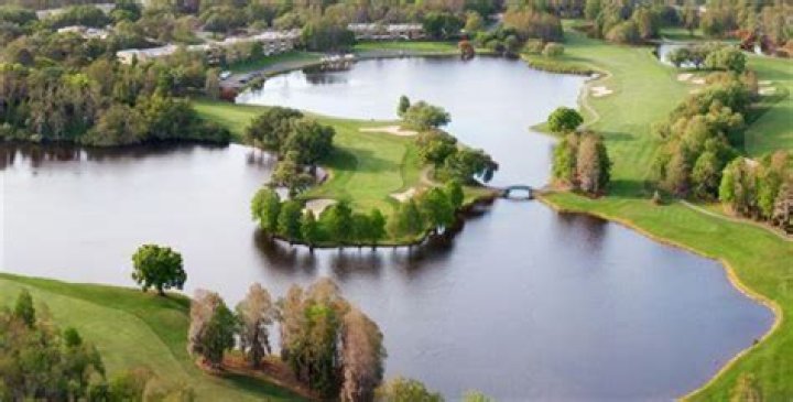 How much does it cost to play Innisbrook golf course?