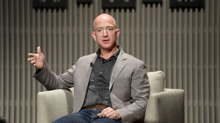How much does Jeff Bezos make per hour?