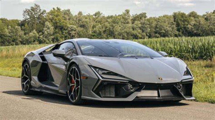 How much is a Lambo 2022?