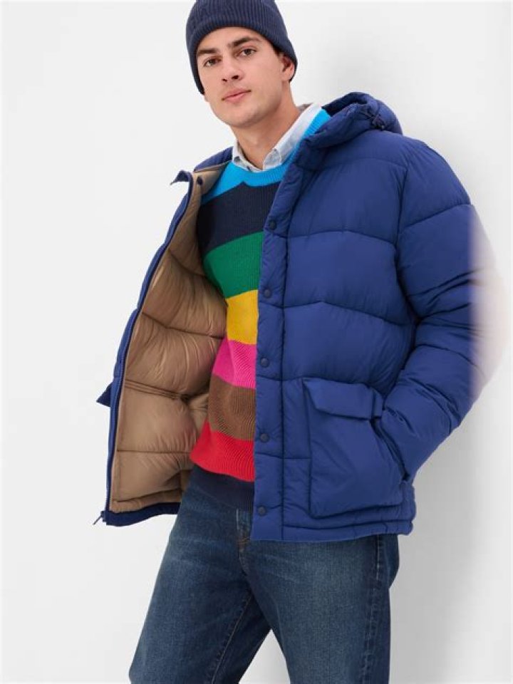 How tight should a puffer jacket be?
