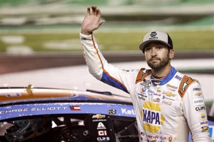 Is Chase Elliott kin to Bill Elliott?
