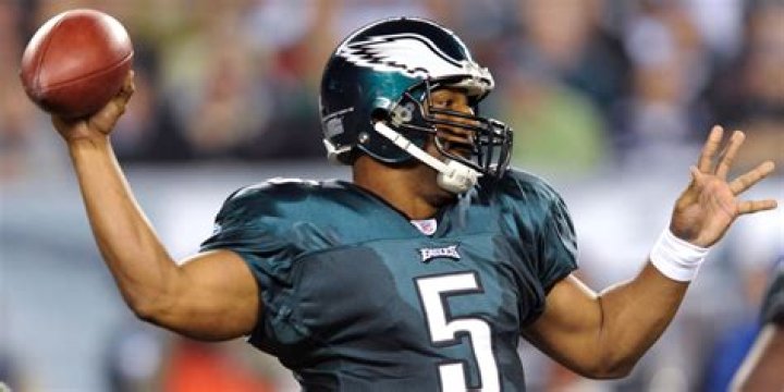 Is Darnell Nurse related to Donovan McNabb?