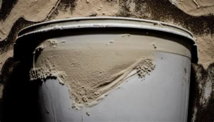 Is drywall mud toxic?