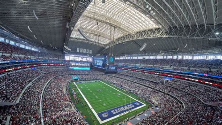 Is LA stadium air conditioned?