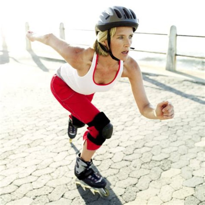 Is rollerblading low impact on knees?