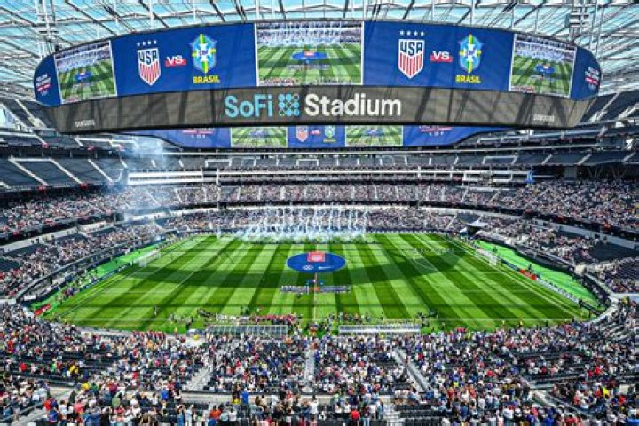 Is SoFi Stadium privately funded?