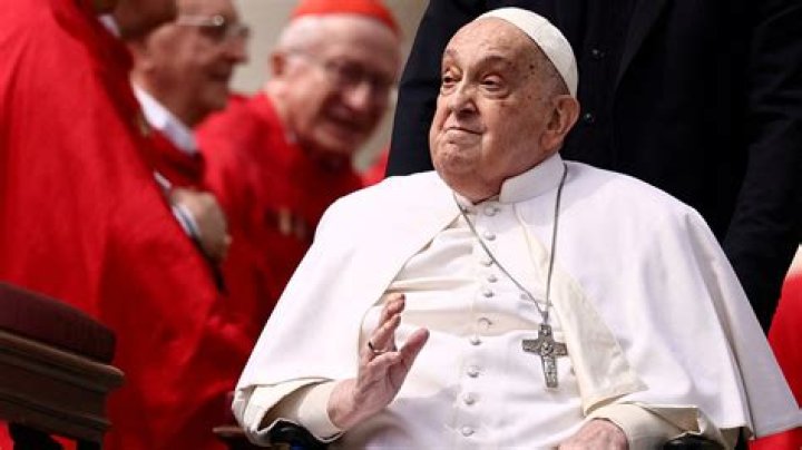Is there a hole in the pope's chair?