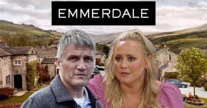 Is Tracy Metcalfe pregnant in real life Emmerdale?