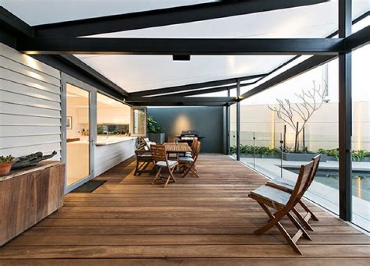 Is wood a good insulator?