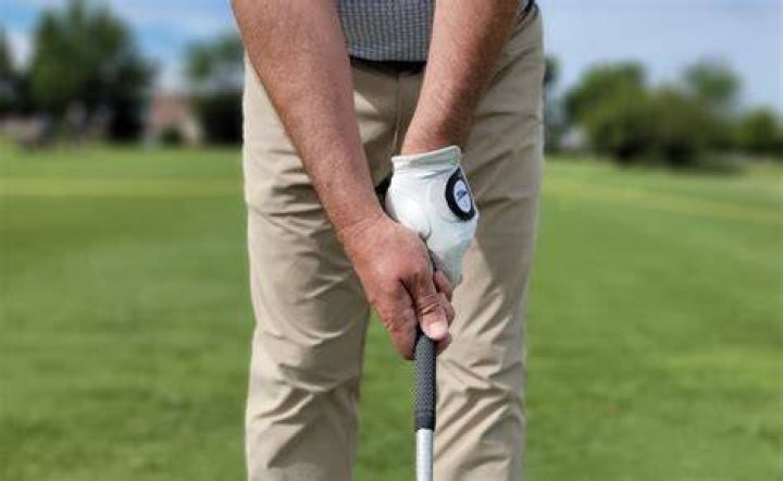 Should a golf driver touch the ground?