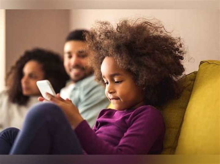 Should I read my 13 year olds texts?