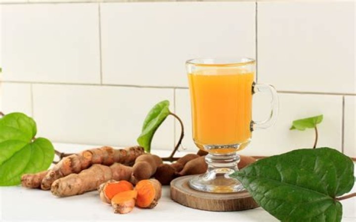 Should I take turmeric on an empty stomach?