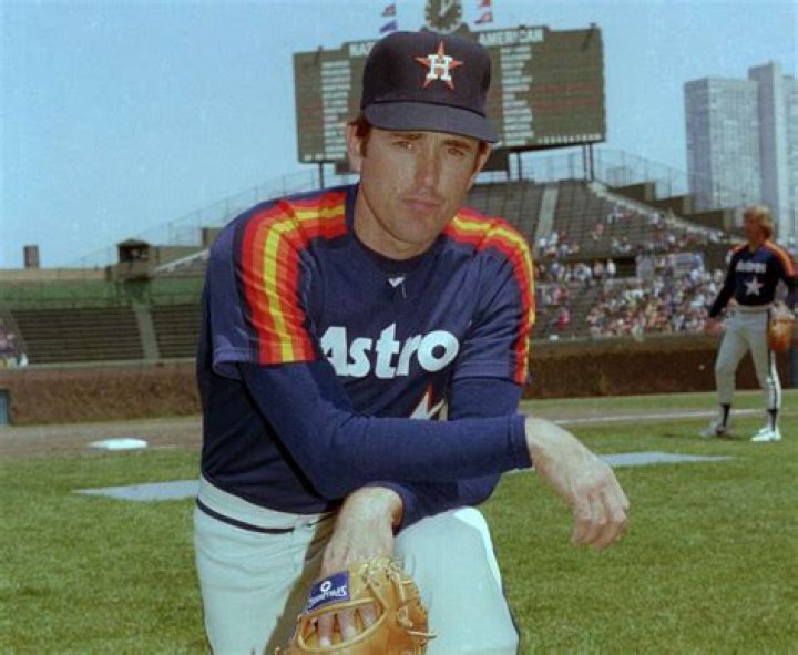 Was Nolan Ryan left handed?