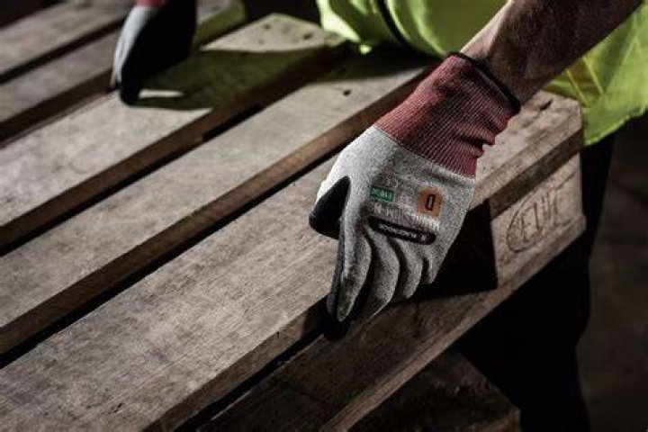 What are negative cut gloves?