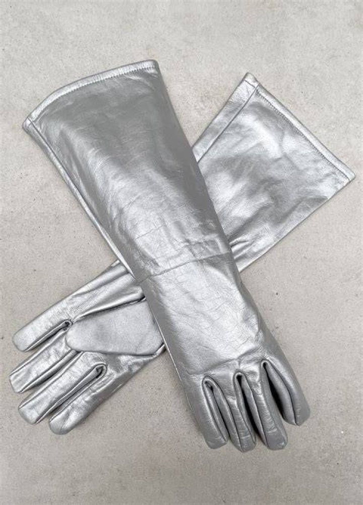 What are Silver Gloves?