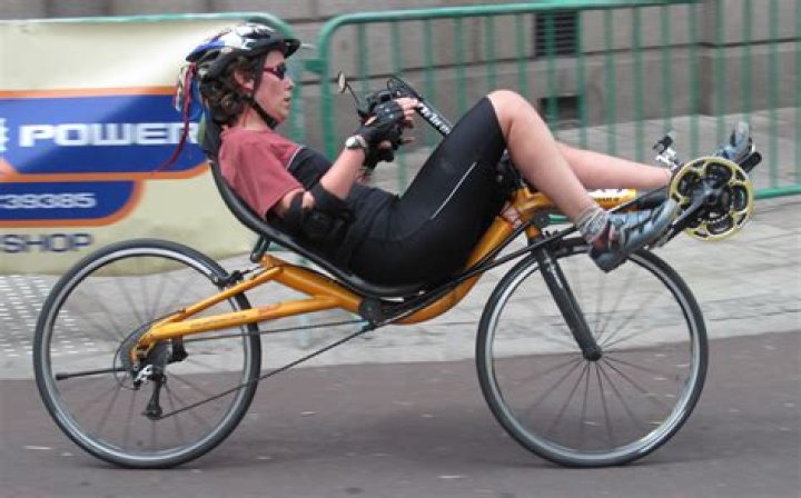 What are the pros and cons of a recumbent bike?