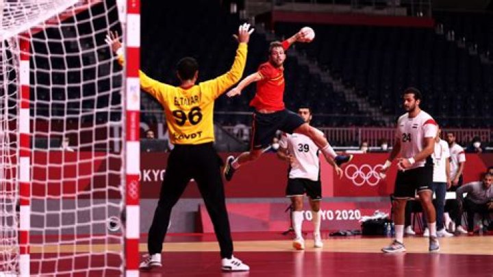 What ball is used in handball?