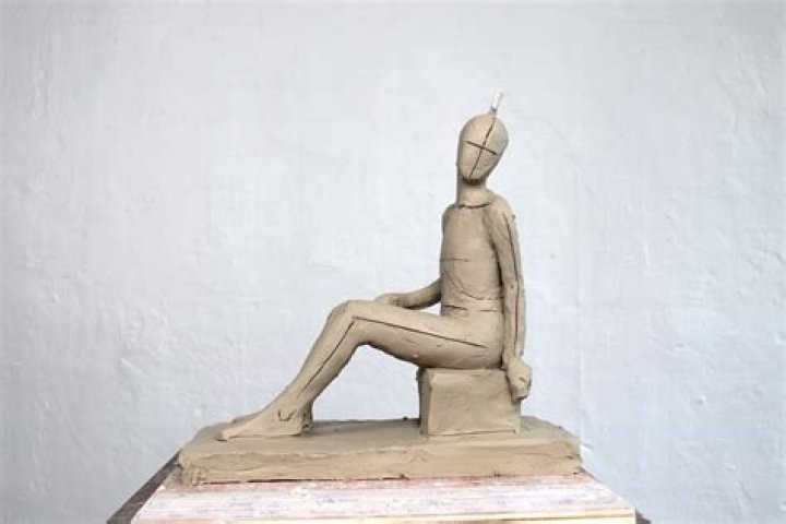 What clay is used for sculptures?