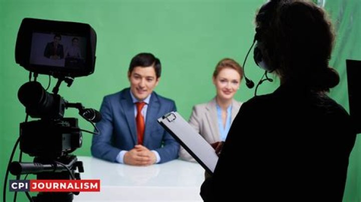 What do journalism students do?