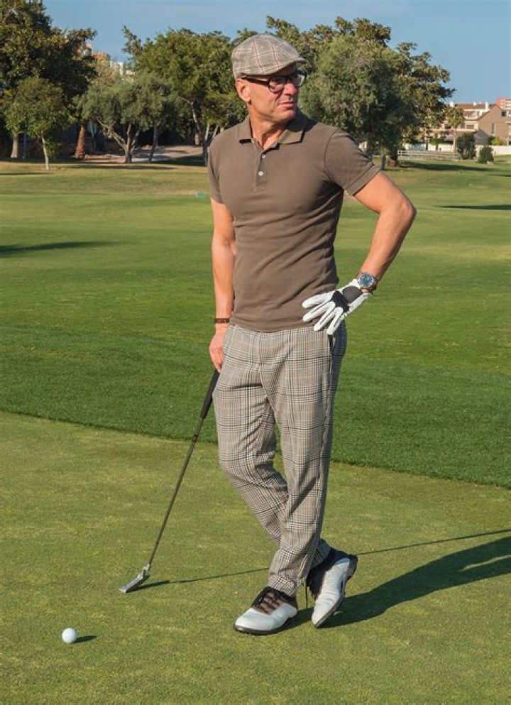 What do you wear golfing in hot weather?