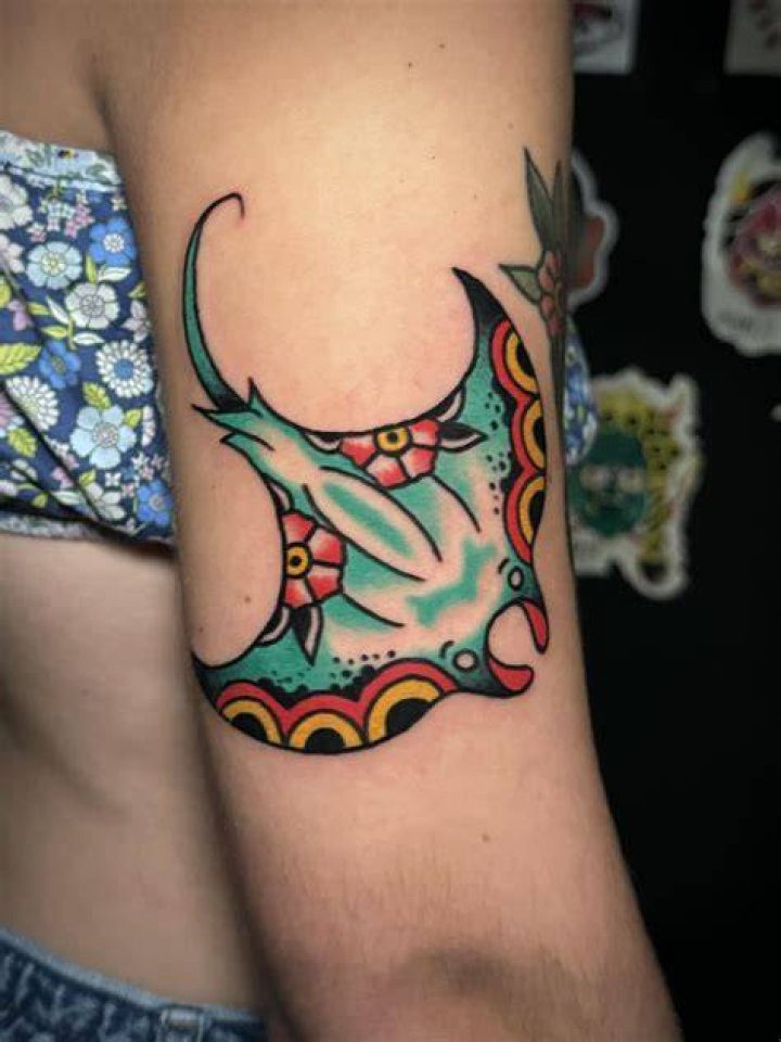 What does a manta ray tattoo mean?