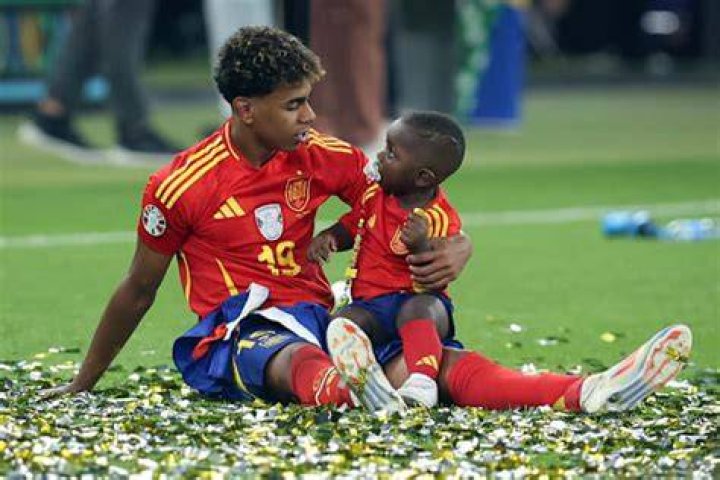 What football player brother died recently?