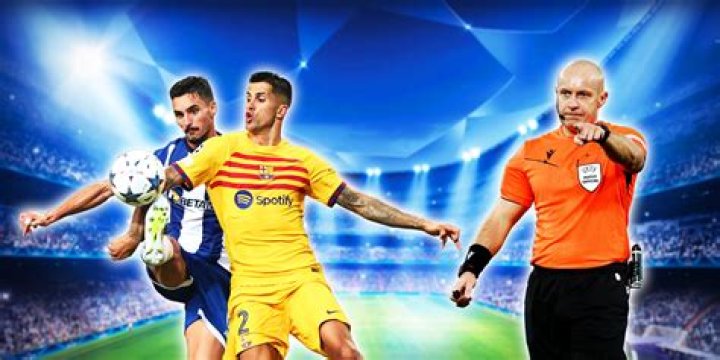 What happens when a player breaks a club?