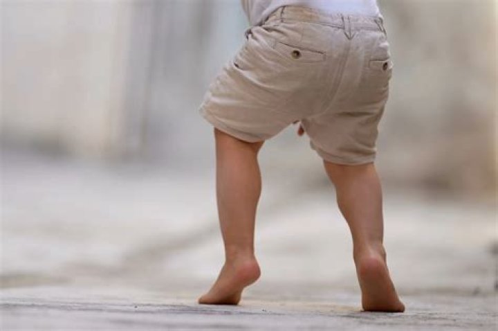 What happens when you walk on your toes?