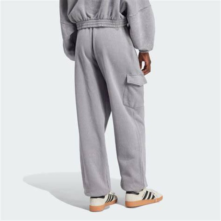 What is Adidas acid test ratio?