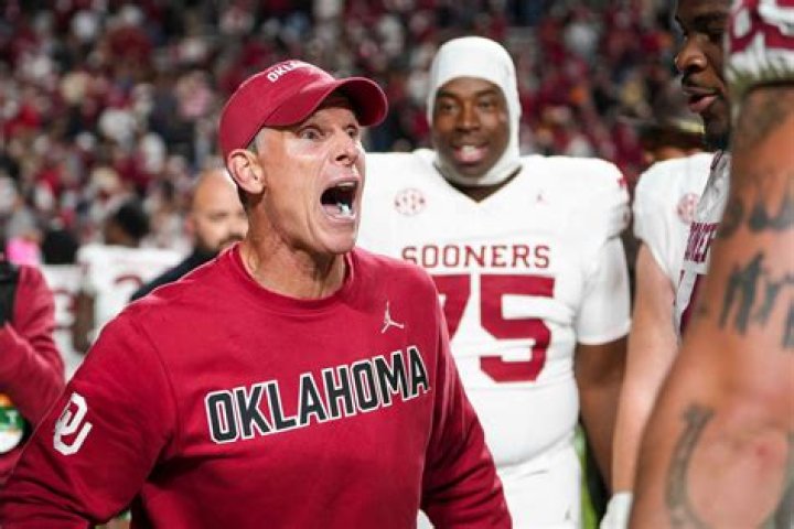 What is Brent Venables salary at OU?