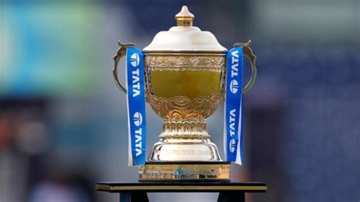 What is IPL cup made up of?