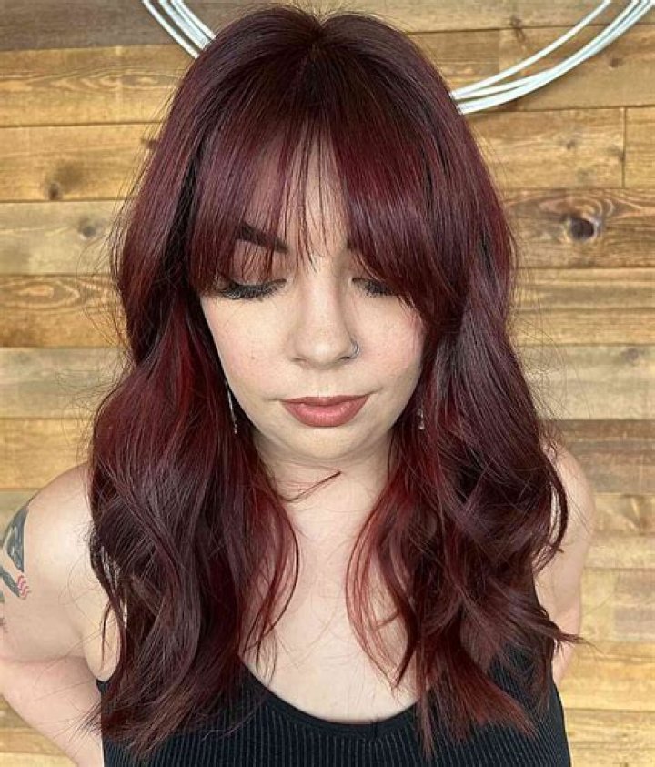 What is mousy hair color?